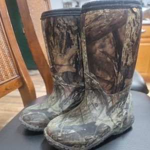 Kids Camo Muck Boots